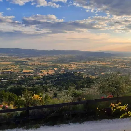 Farmhouse Near Lake Trasimeno With Pool, Cleaning Included